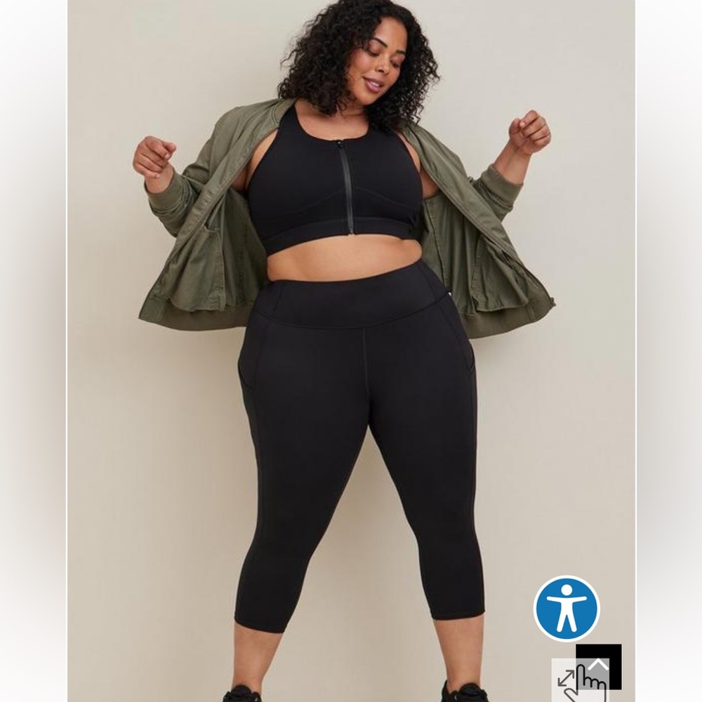 Torrid performance Active Core crop legging NWOT 2X side pockets 23” inseam